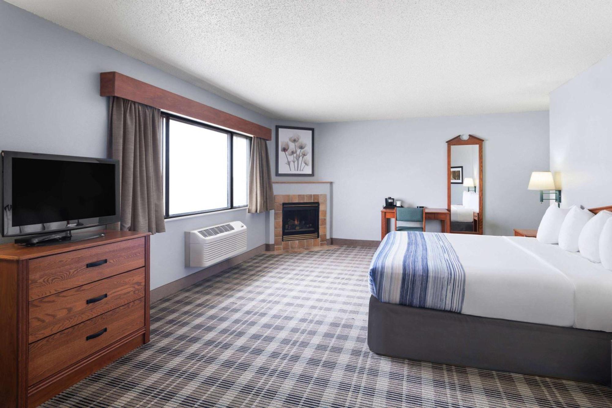 Americinn By Wyndham Stuart Bagian luar foto