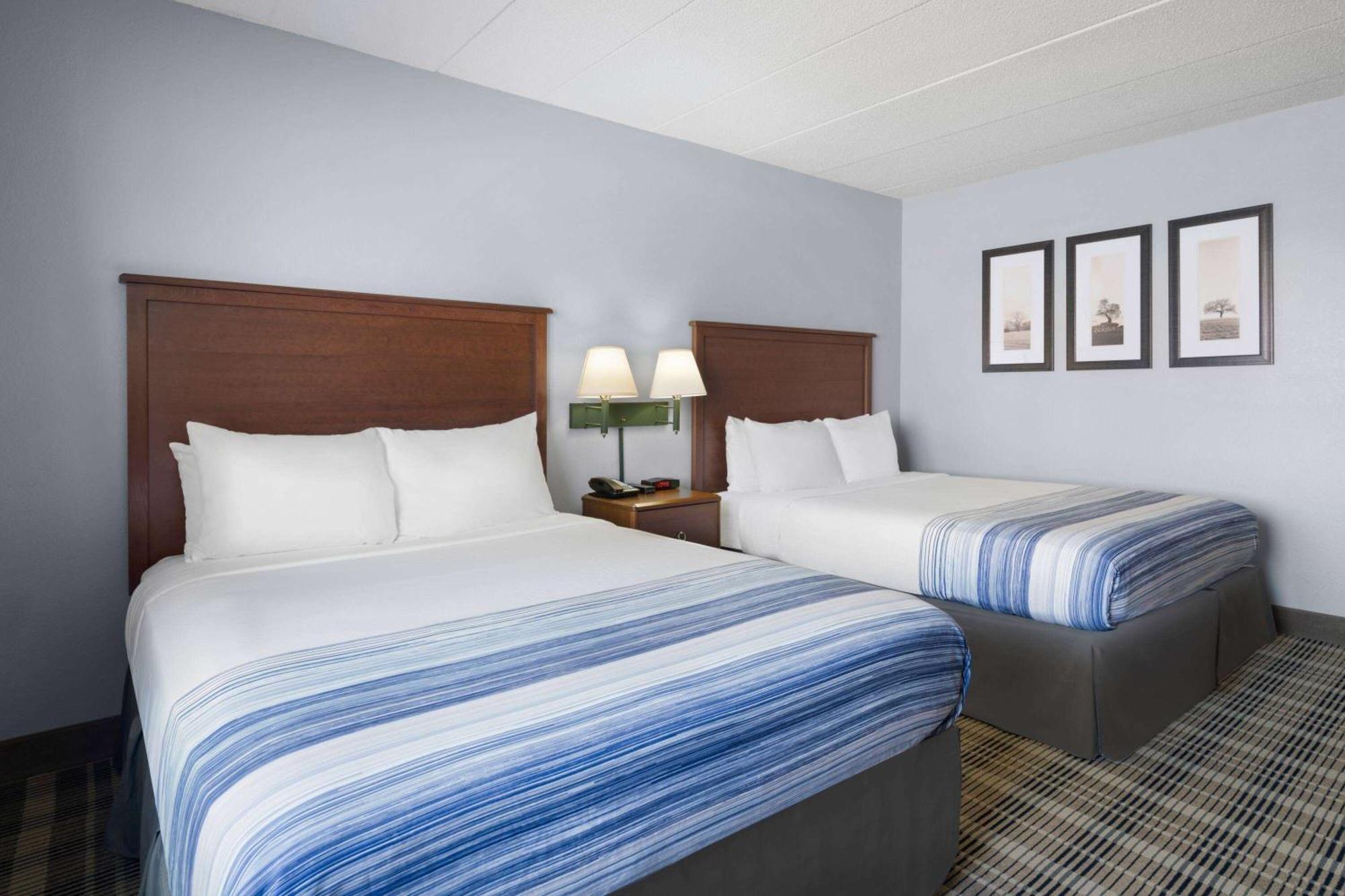 Americinn By Wyndham Stuart Bagian luar foto